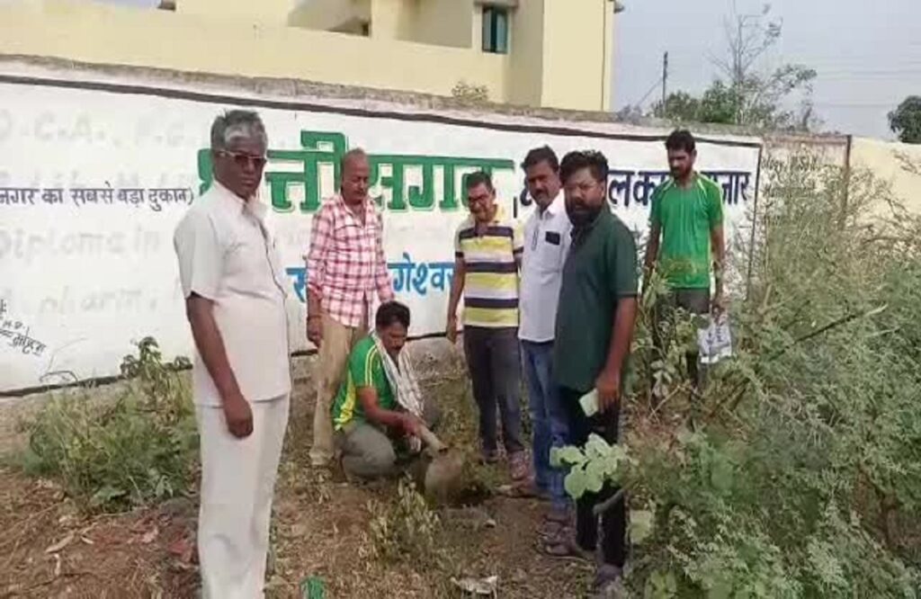 The youth of 'Prakriti Mitra' have been celebrating Environment Day every day for five years