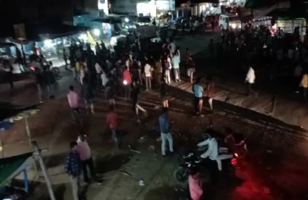 Mother and daughter died due to highway collision, bike driver's condition critical