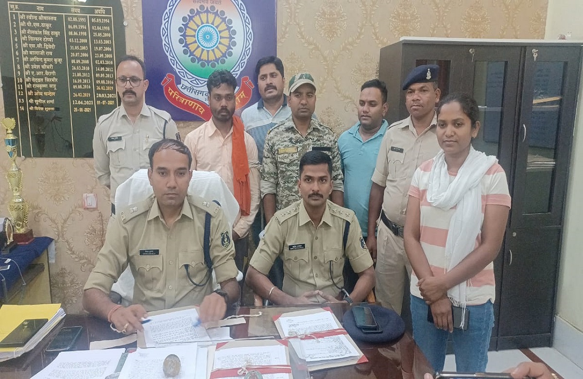 Ambikapur News: दोस्त ने दोस्ती को किया कलंकित.. उधार के पैसे मांगने पर टंगिया से किया वार, फिर भी नहीं भरा मन तो…