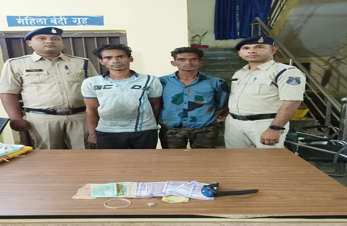 Janjgir Champa News: शख्स को बाइक सवारों से लिफ्ट मांगना पड़ा भारी, हुआ कुछ ऐसा कि.. सुनकर उड़ जाएंगे आपके भी होश