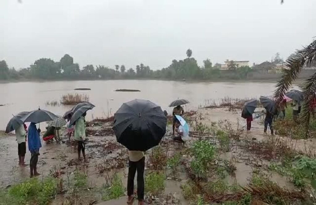 life disrupted in Rajim due to rains for the last 24 hours