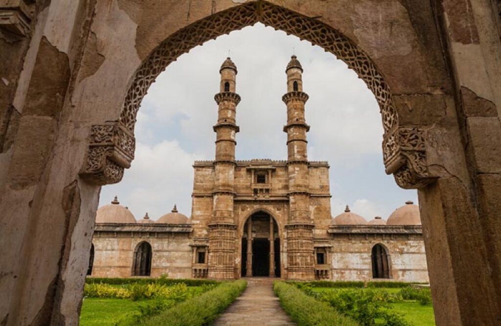 5 Most Beautiful Mosques in India