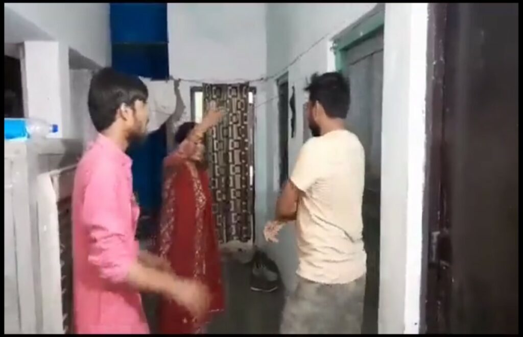 Girlfriend ke sath Ayashi