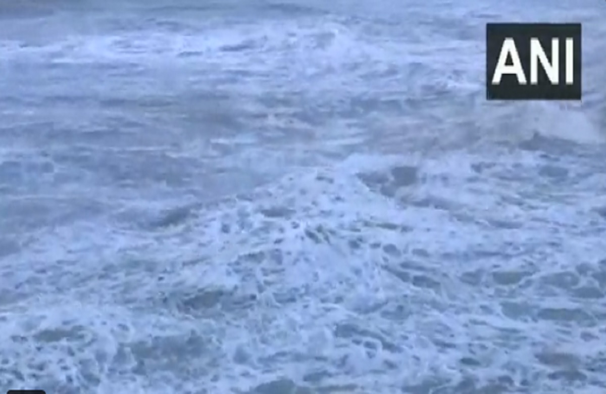 तांडव मचा रहा हैं Cyclone Biparjoy, आज गुजरात के तट से टकराएगा तूफान, राहत और बचाव कार्य की तैयारी में जुटी राज्य-केंद्र