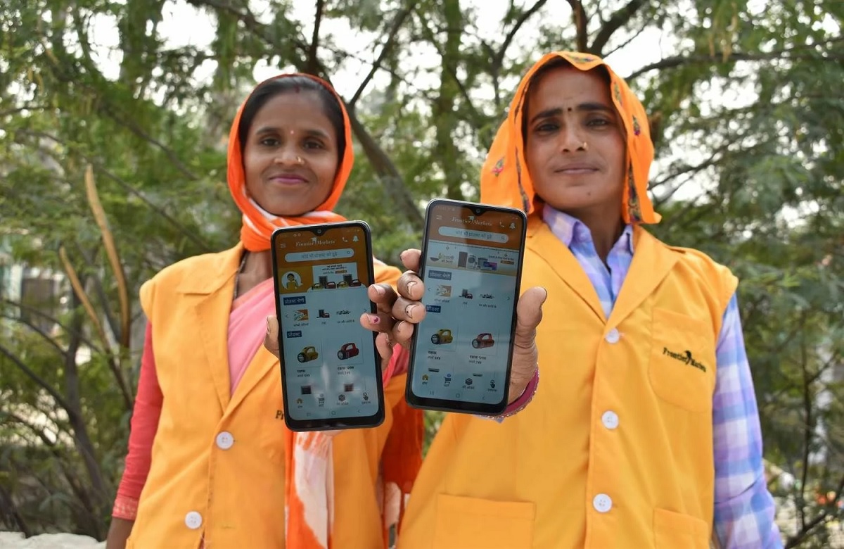 महिलायें अपने पसंद की कंपनी का ले पाएंगी फोन, CM ने कहा ‘नहीं पड़ना चाहते ब्रांड के चक्कर में, पैसे ही देंगे’