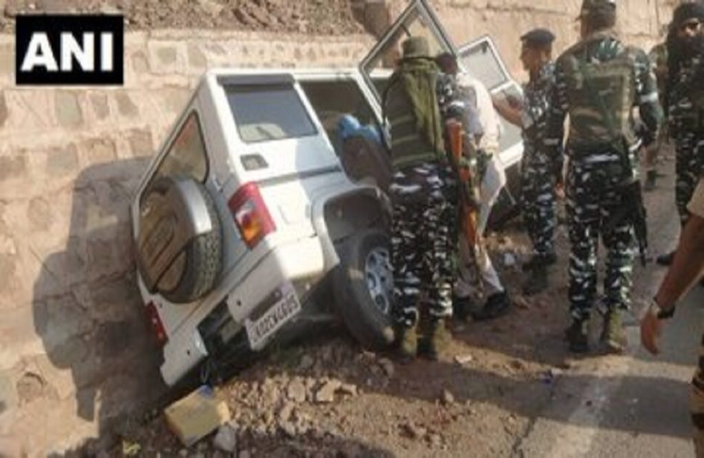 Vehicle of security convoy of Amarnath pilgrims met with an accident