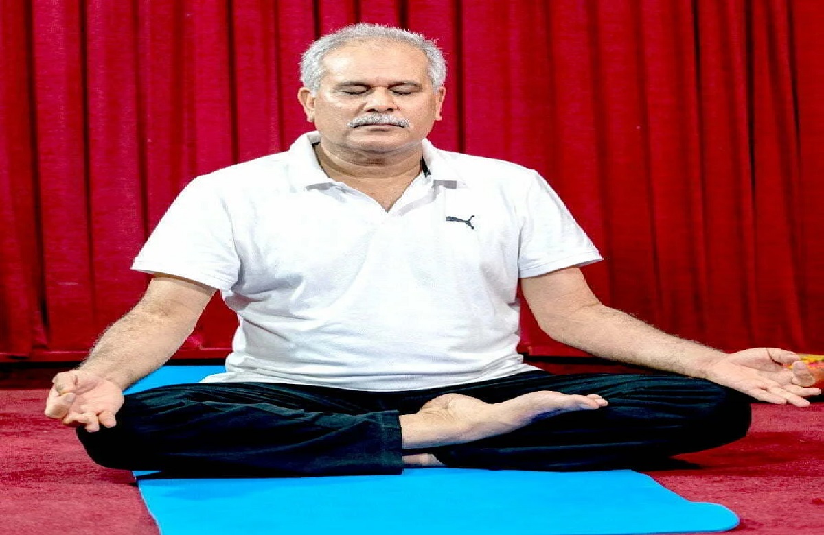 International Yoga Day : CM भूपेश बघेल ने प्रदेशवासियों को अंतर्राष्ट्रीय योग दिवस की दी बधाई, कहा- ‘हर घर आंगन योग’ के संदेश को जन-जन तक पहुंचाएं