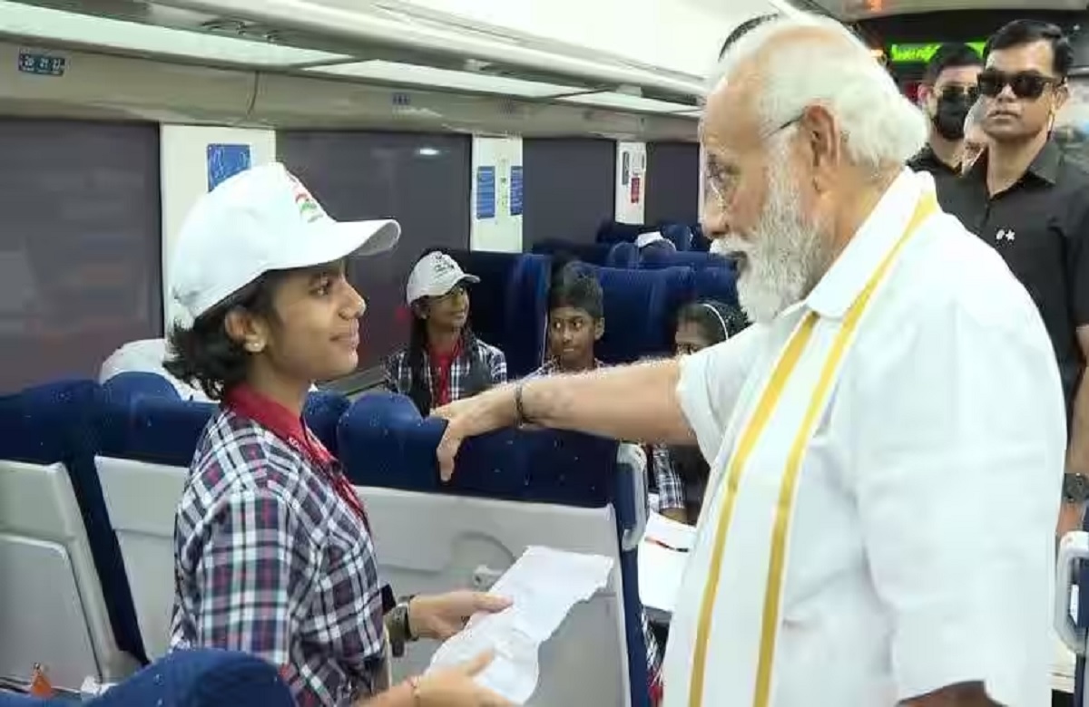 PM Modi MP Visit: वन्दे भारत में सफर करेंगे 50 बच्चे, किया गया चयन, प्रधानमंत्री कल दिखाएंगे हरी झंडी..