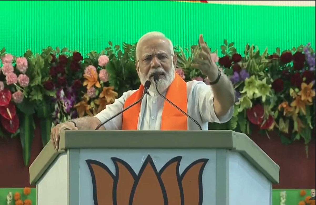 PM Modi In Bhopal: वोट बैंक की भूखी पार्टियां कर रहीं तीन तलाक और यूनिफॉर्म सिविल कोड का विरोध, पीएम मोदी ने दिया करारा जवाब