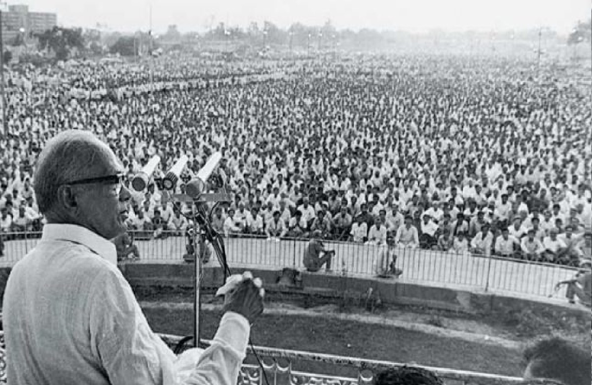 आज ही के दिन 1974 में हुई थी संपूर्ण क्रांति की घोषणा, जानें किसने इंदिरा के खिलाफ फूंका था बिगुल
