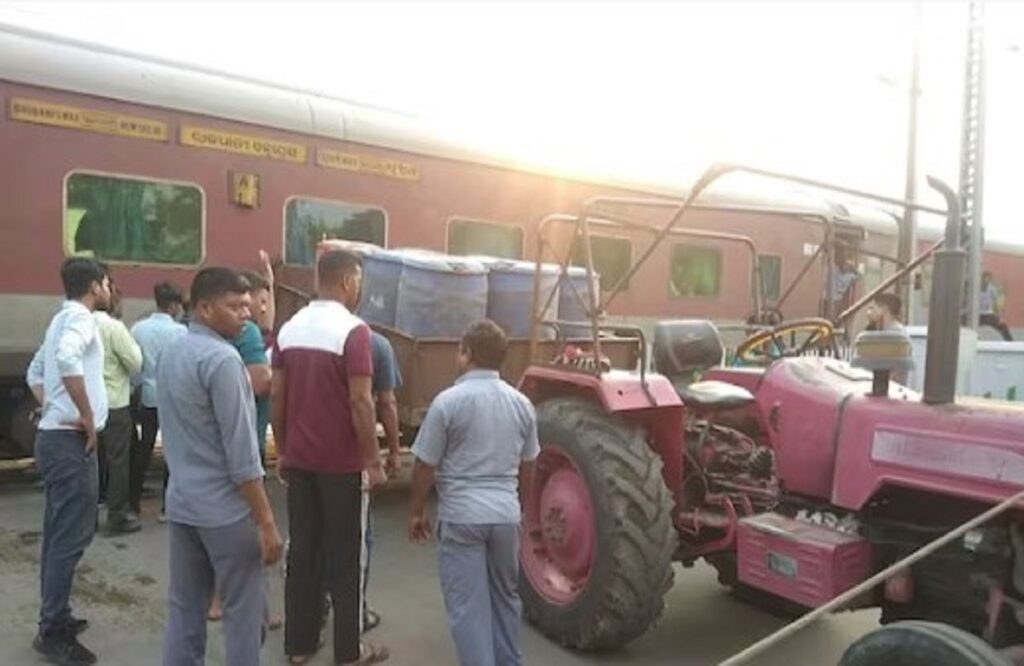 Tractor collided with Rajdhani Express