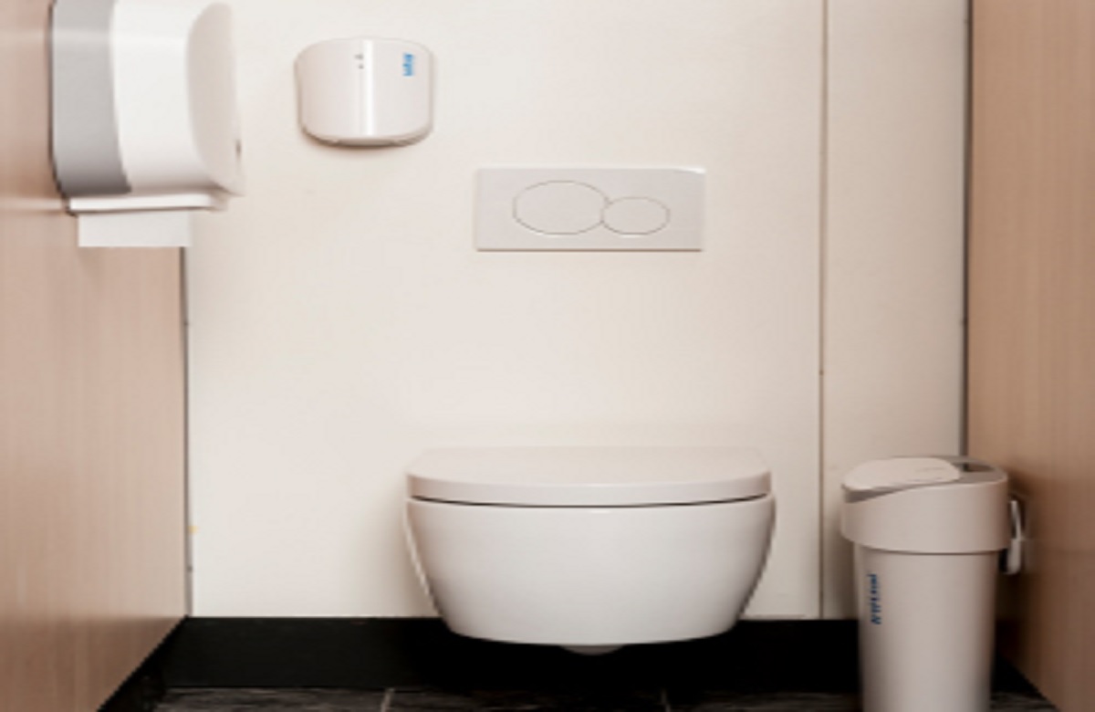 ऑफिस में काम करने के बजाए टॉयलेट में 6-6 घंटे बिताता था employee, वजह पता चला तो उड़े होश