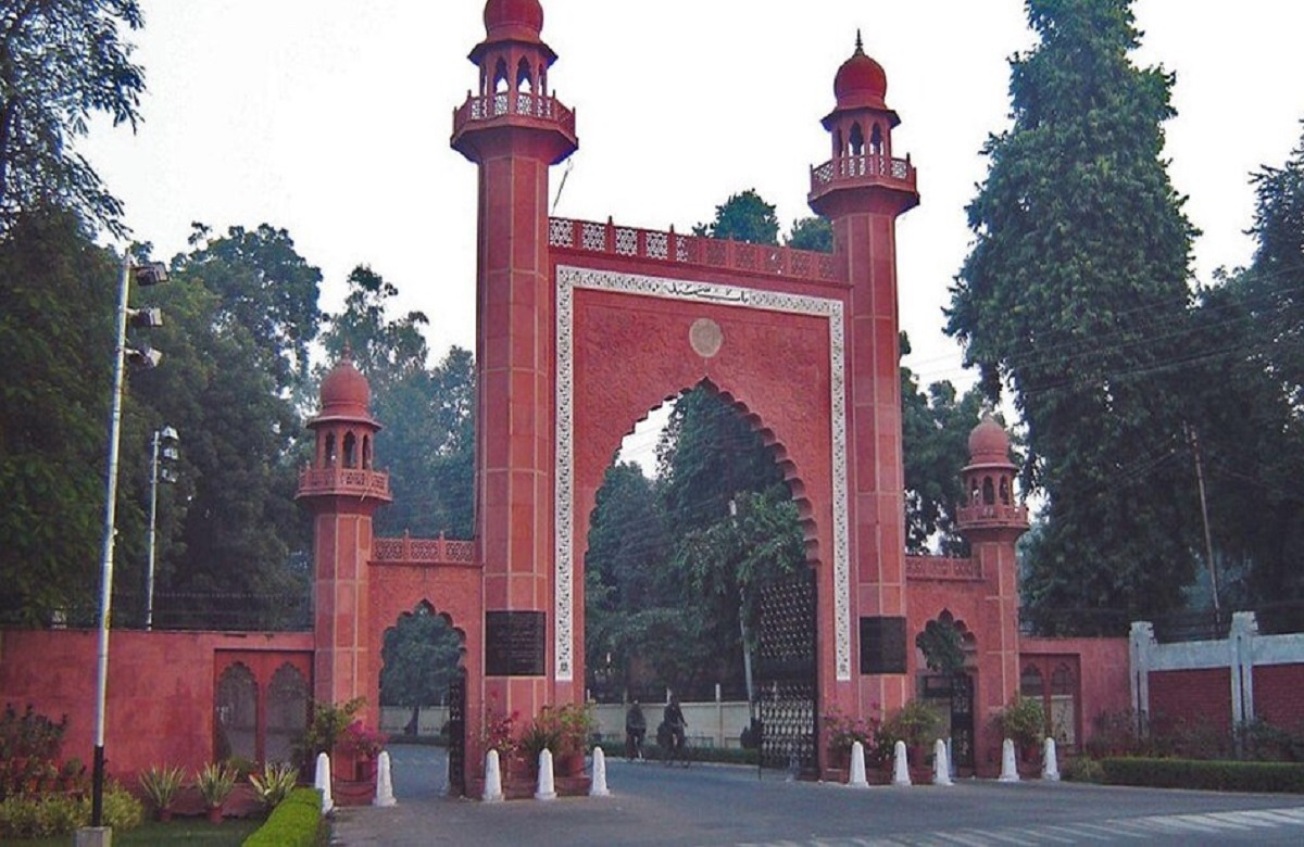 AMU छात्रा के उत्पीड़न मामले में आया नया मोड़, छात्रा ने की कुलपति को हटाने की मांग
