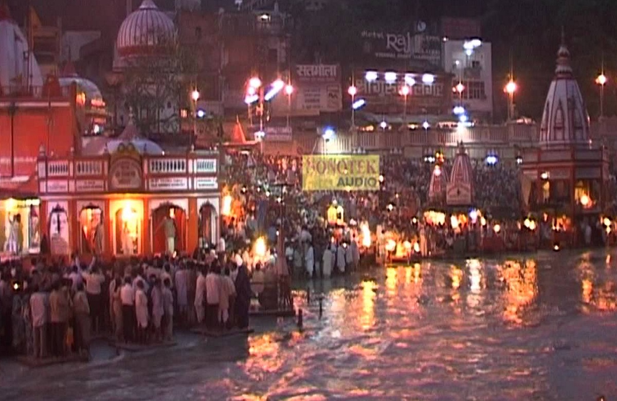 काशी में मां गंगा की आरती देखकर रोमांचित हुए विदेशी प्रतिनिधि, भारतीय संस्कृति के बारे में कही ये बात…