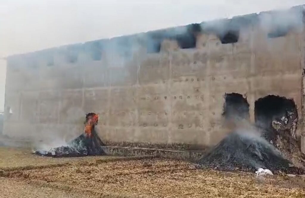 Even after 33 hours the fire in the fish fodder warehouse could not be controlled