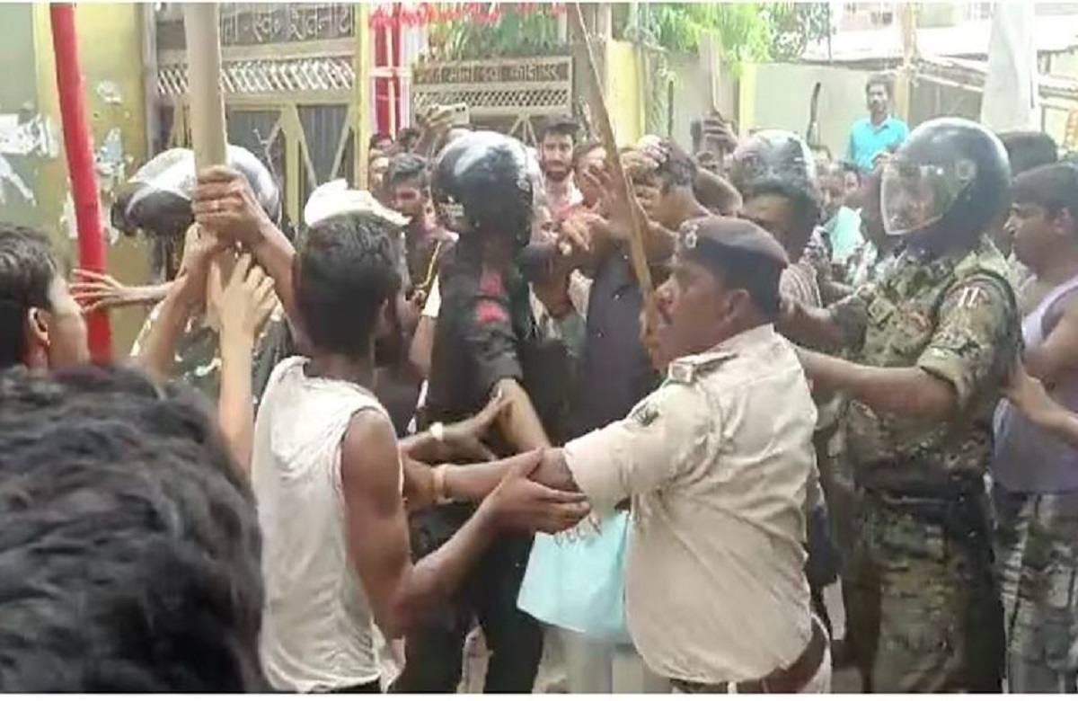 बीजेपी के कार्यक्रम में कई राउंड चली गोलियां, एक कार्यकर्ता को लगी गोली