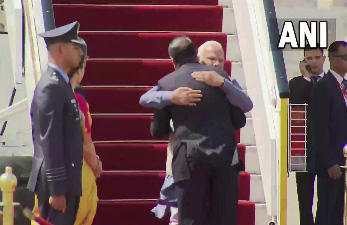 मिस्र की दो दिवसीय राजकीय यात्रा पर काहिरा पहुंचे PM मोदी, मिस्र के प्रधानमंत्री ने किया स्वागत