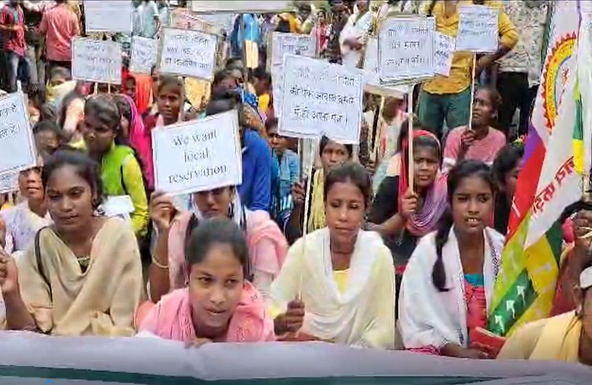 SC ने खारिज की छत्तीसगढ़ में स्थानीय लोगों को तृतीय और चतुर्थ श्रेणी के पदों पर भर्ती में प्राथमिकता देने की मांग, सड़कों पर उतरा ये समाज