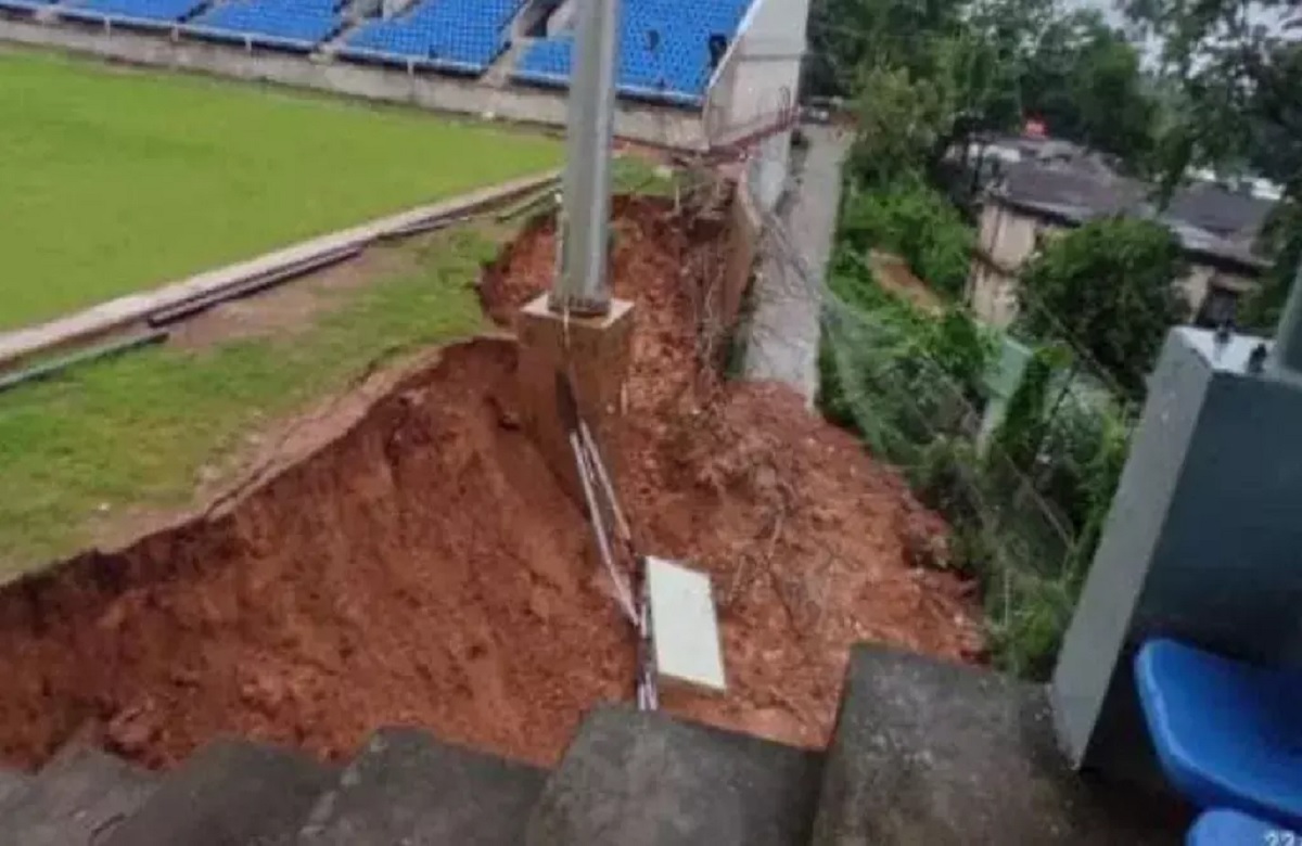 स्टेडियम का हिस्सा ढहा, पिछले साल दिसंबर में हुआ था उद्घाटन