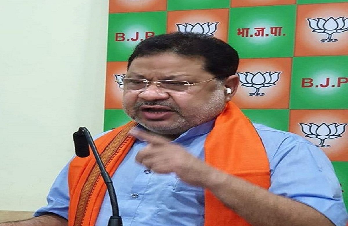 ओम माथुर के बस्तर दौरे को लेकर छिड़ी जुबानी जंग, भाजपा सांसद ने कांग्रेस पर कसा तंज, कहा- घबरा रहे कांग्रेस और CM