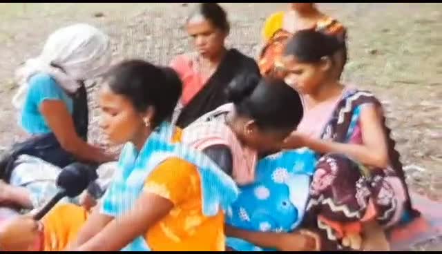 Bijapur News: सीआरपीएफ में भर्ती हुए जवान, तो नक्सलियों ने सुना दिया परिजनों को गांव छोड़ने का फरमान