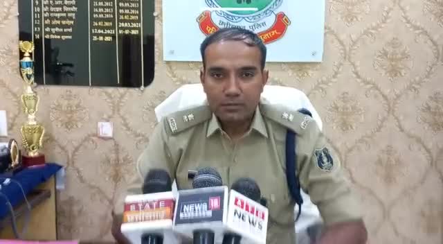 Ambikapur News: शहर में हो रही चाकूबाजी की घटना ने पुलिस व्यवस्था पर सवाल खड़ा कर दिया, नशे में धुत अज्ञात लोगों ने युवक से की मारपीट