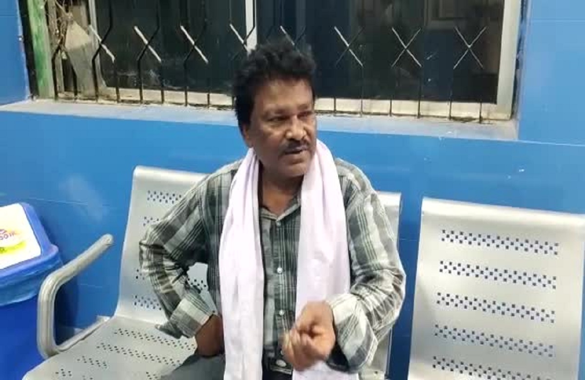 Bastar News: स्कूल के अंदर ऐसी हालत में पकड़ाया प्रधानाध्यापक, हुआ निलंबित