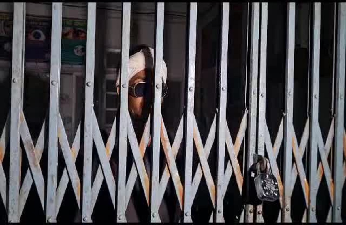 Jashpur News: ऑपरेशन के बाद मरीज को अस्पताल में ही बंद कर चले गए कर्मचारी, 24 घंटे तक भूख-प्यास से तड़पता रहा बुजुर्ग