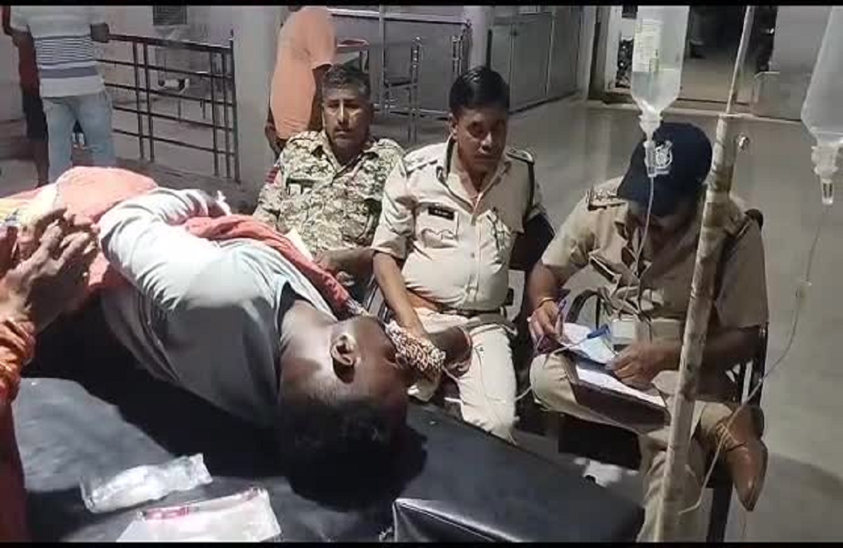 Shivpuri News: दुश्मनों के हाथ में बंदूक देख भागा युवक, निशाना चूकने पर शरीर के इस अंग पर धंसे छर्रे, हालत गंभीर