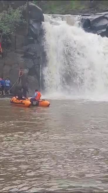 Chhindwara News: सेल्फी बनी जानलेवा, फोटो लेने के दौरान फिसला पैर, खाई में गिरने से युवक की मौत, कोशिश करने के बाद भी दोस्त नहीं बचा पाया जान