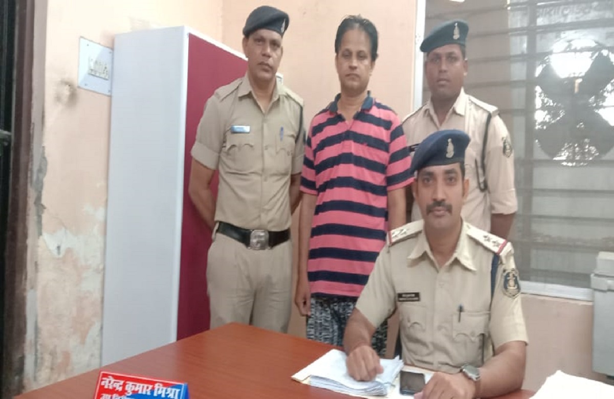 Janjgir Champa News: खुद को बताया RTO अधिकारी, 26 लोगों को झांसा देकर लिए पैसे, ऐसे हुआ खुलासा