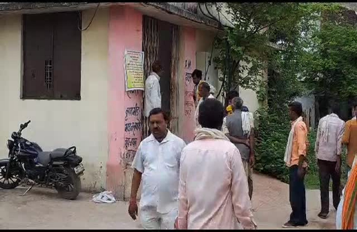Chhatarpur News: मौत ने दी चुपके से दस्तक, चैन की नींद सो रहे मासूम बेटे ने तोड़ा दम, पिता की हालत गंभीर, जानें मामला