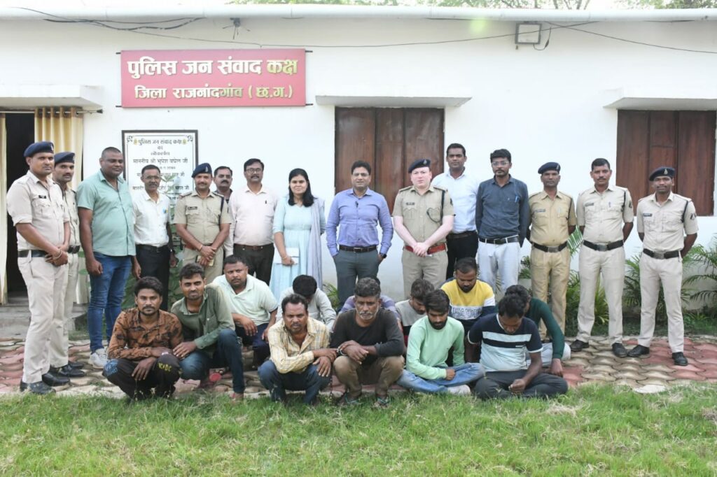 Theft in government ration shop in Dongargarh