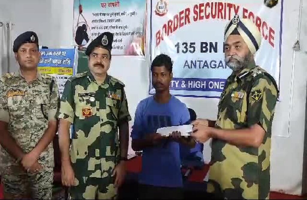 Platoon number 5 deputy commander Sunnu Mavdi surrendered