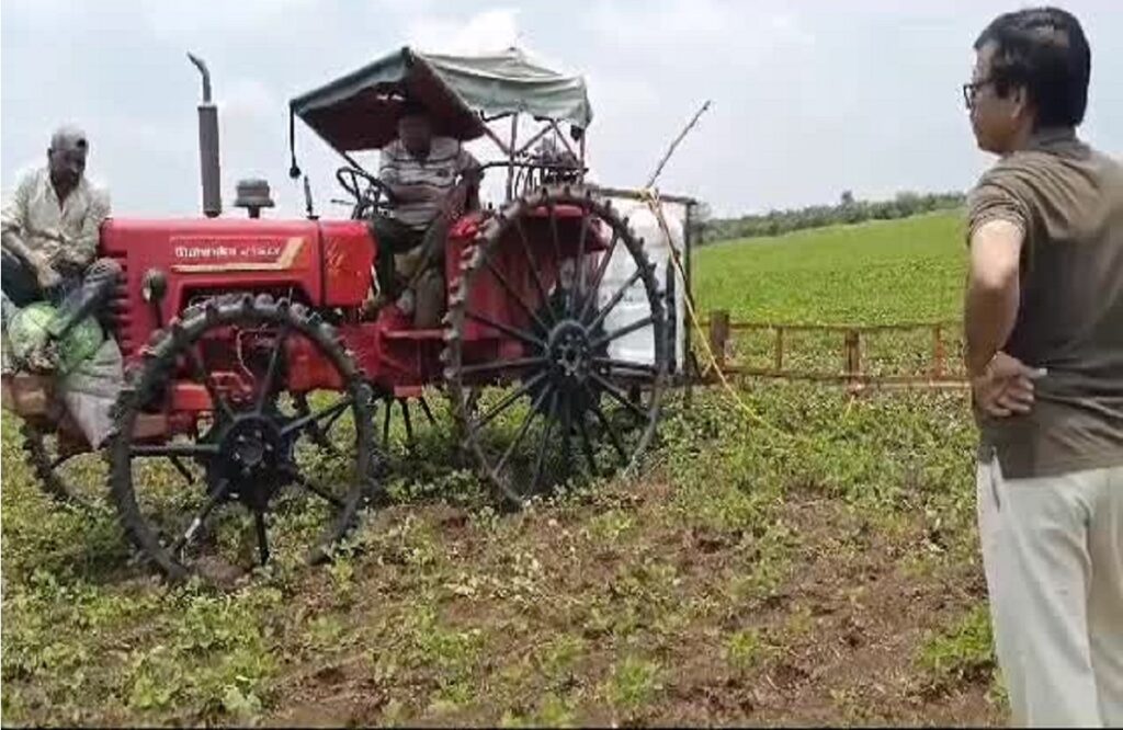 Sironj man did amazing invention to eliminate weed