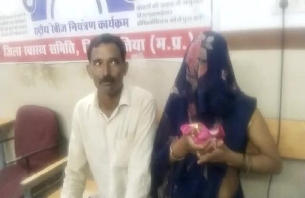 Woman became Meera in devotion to Krishna, reached the hospital for treatment with God's statue
