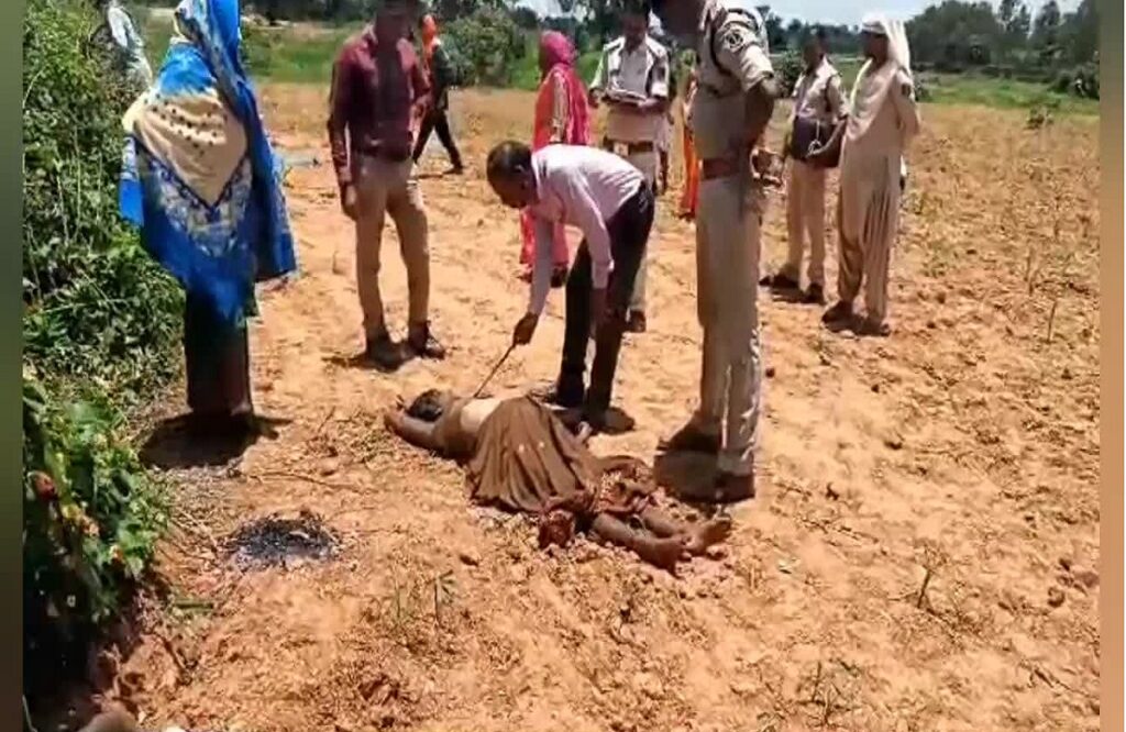 Dead body of a woman found in the field of Bakna village