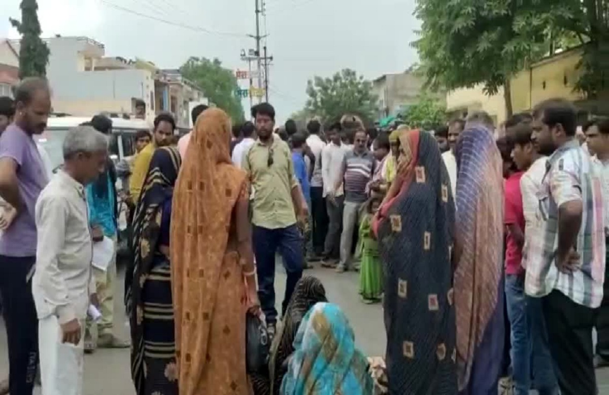 Neemuch News: शिक्षिका की इस हरकत के चलते हुई छात्र की मौत, मचा बवाल, निलंबित करने की मांग कर रहे परिजन