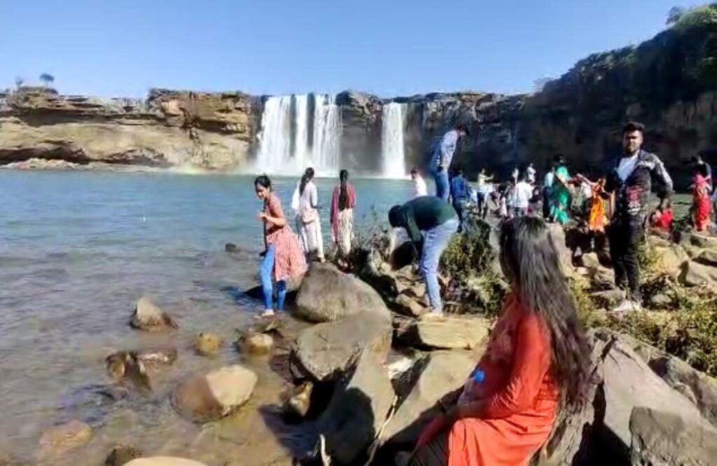 Tourists are taking risk to see Tirathgarh waterfall