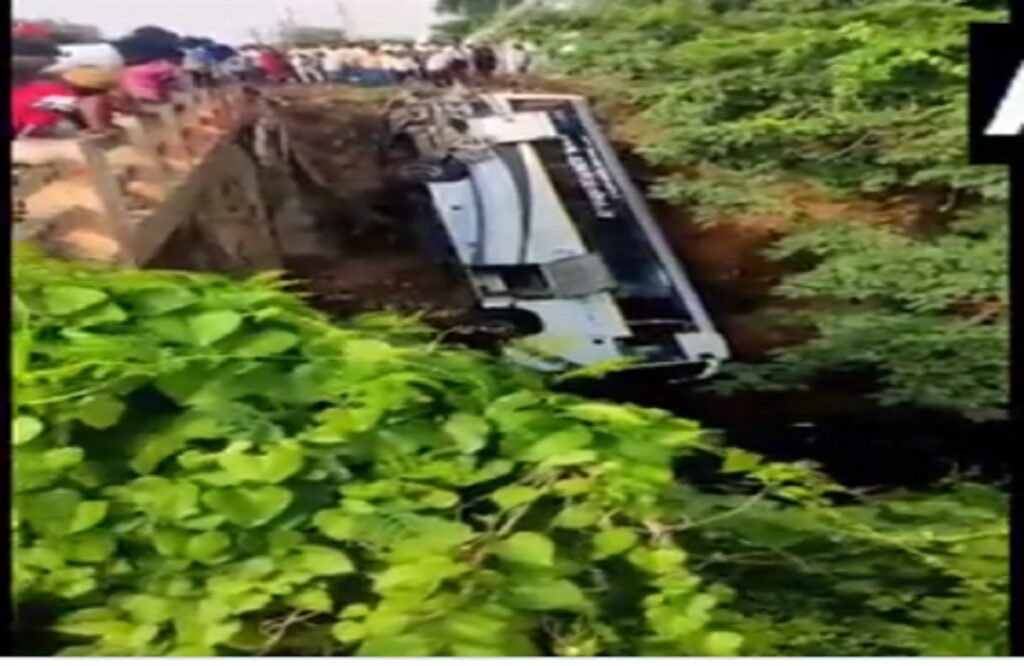 Bus accident in andhra pradesh