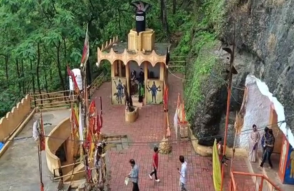 Bholenath's Shringaar is done with vermilion in Tilak Sindoor Temple of Madhya Pradesh