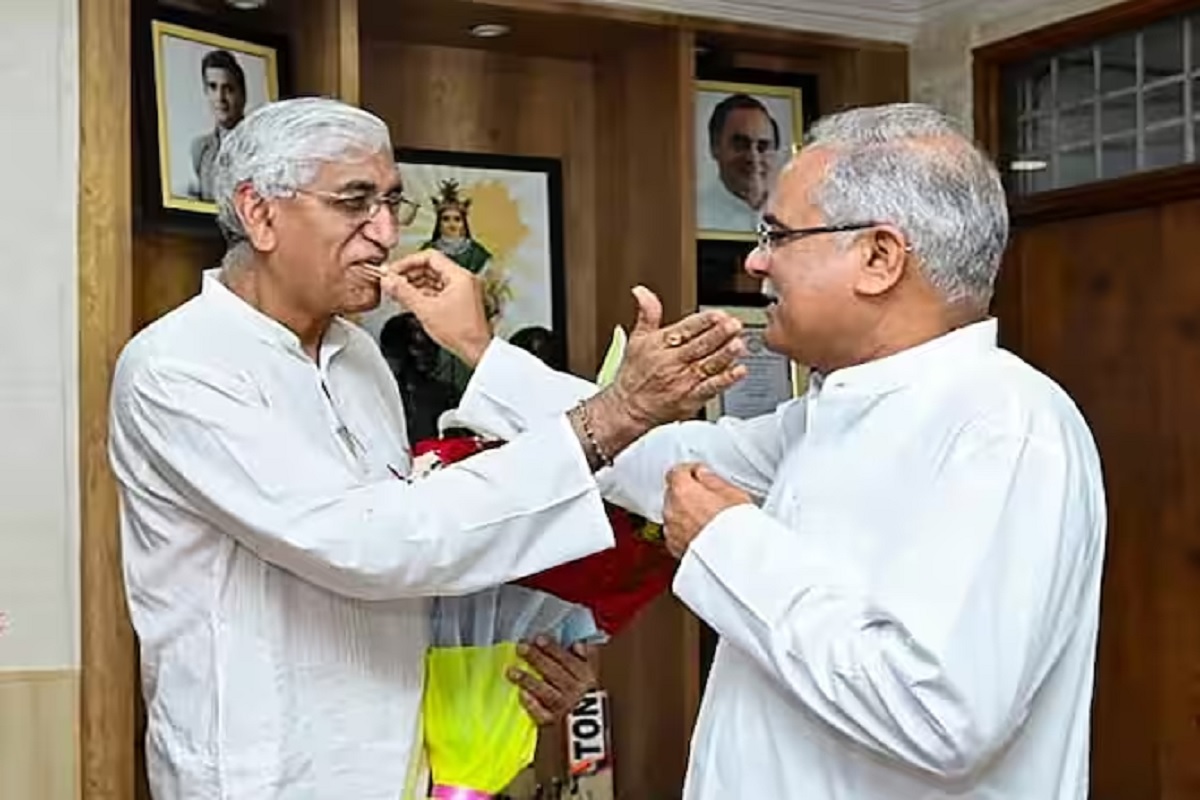 मिट गई दूरियां.. CM भूपेश बघेल ने टीएस सिंहदेव को सौंप दिया अपना विभाग, ताम्रध्वज का भी बढ़ाया कद..