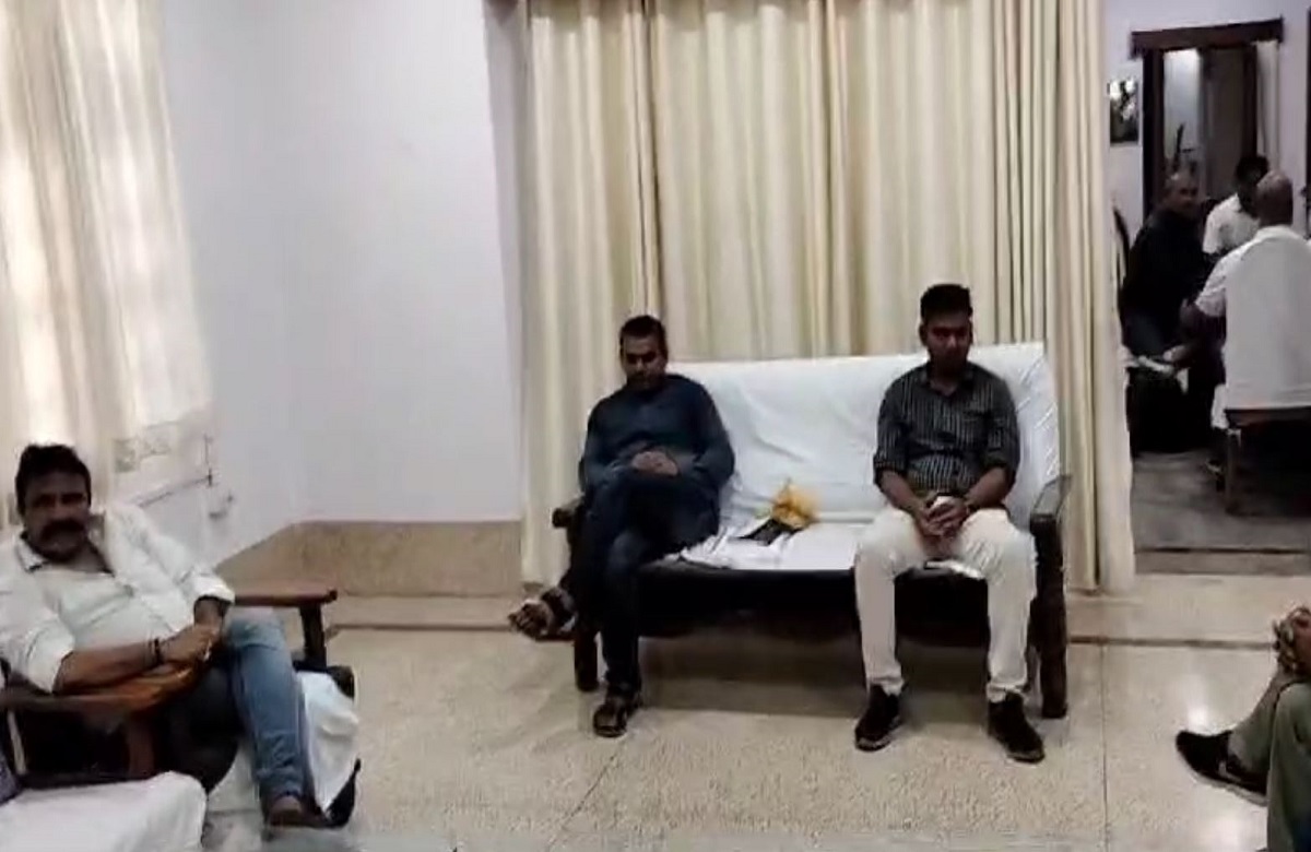 Sidhi News : रिश्वत लेते रंगे हाथ पकड़ाया सहायक आयुक्त, इस काम के एवज में मांग रहा था पैसे
