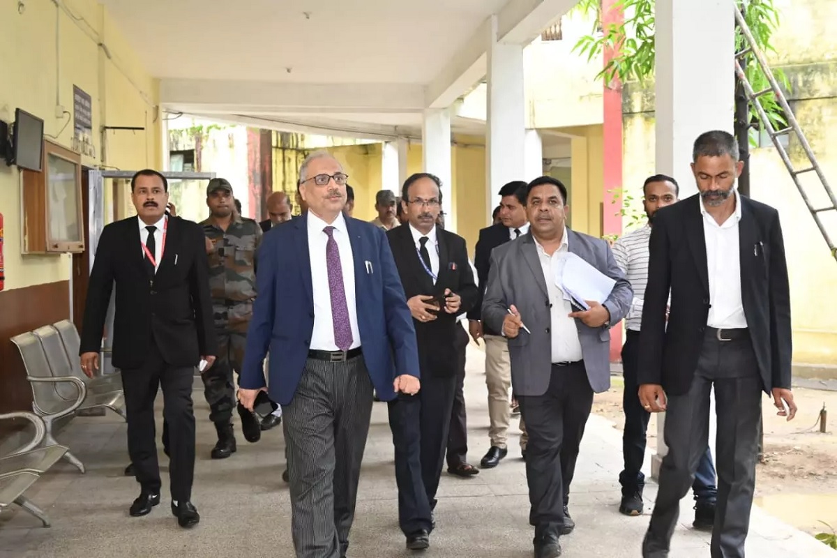 जांजगीर-चाम्पा: कोर्ट कैम्पस की हालत देख भड़के चीफ जस्टिस रमेश सिन्हा, दिए व्यवस्था दुरुस्त करने के सख्त निर्देश