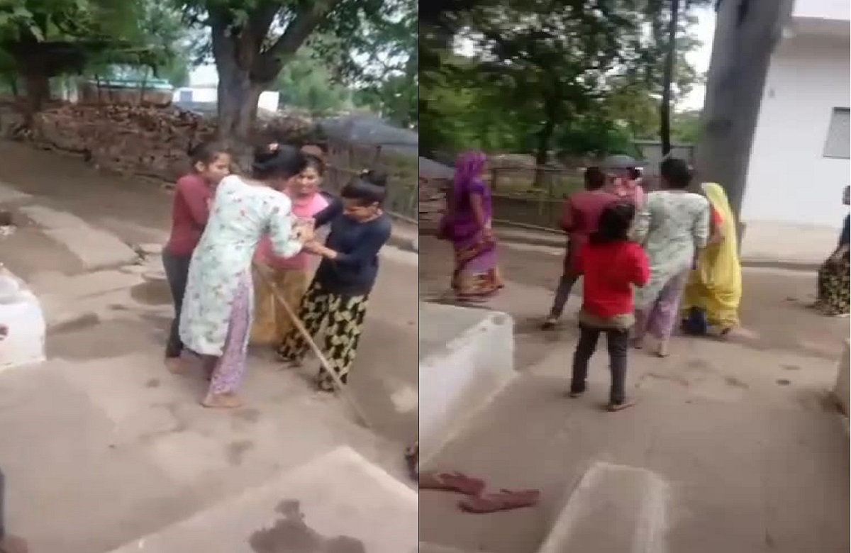 Shivpuri News: इस बात पर दंगल में उतर आई लड़कियां, जमकर बरसाए लाठी-डंडे