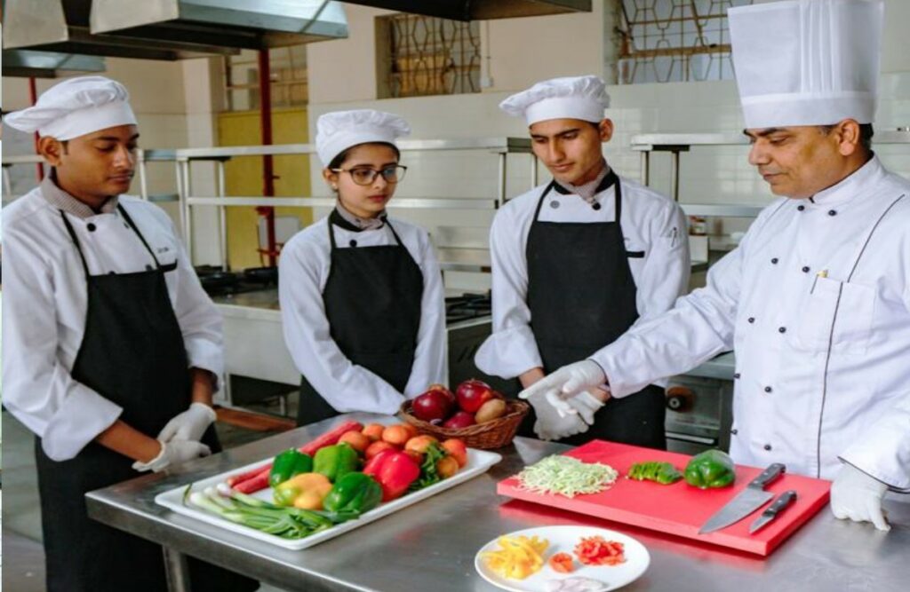 hotel management course fees in raipur