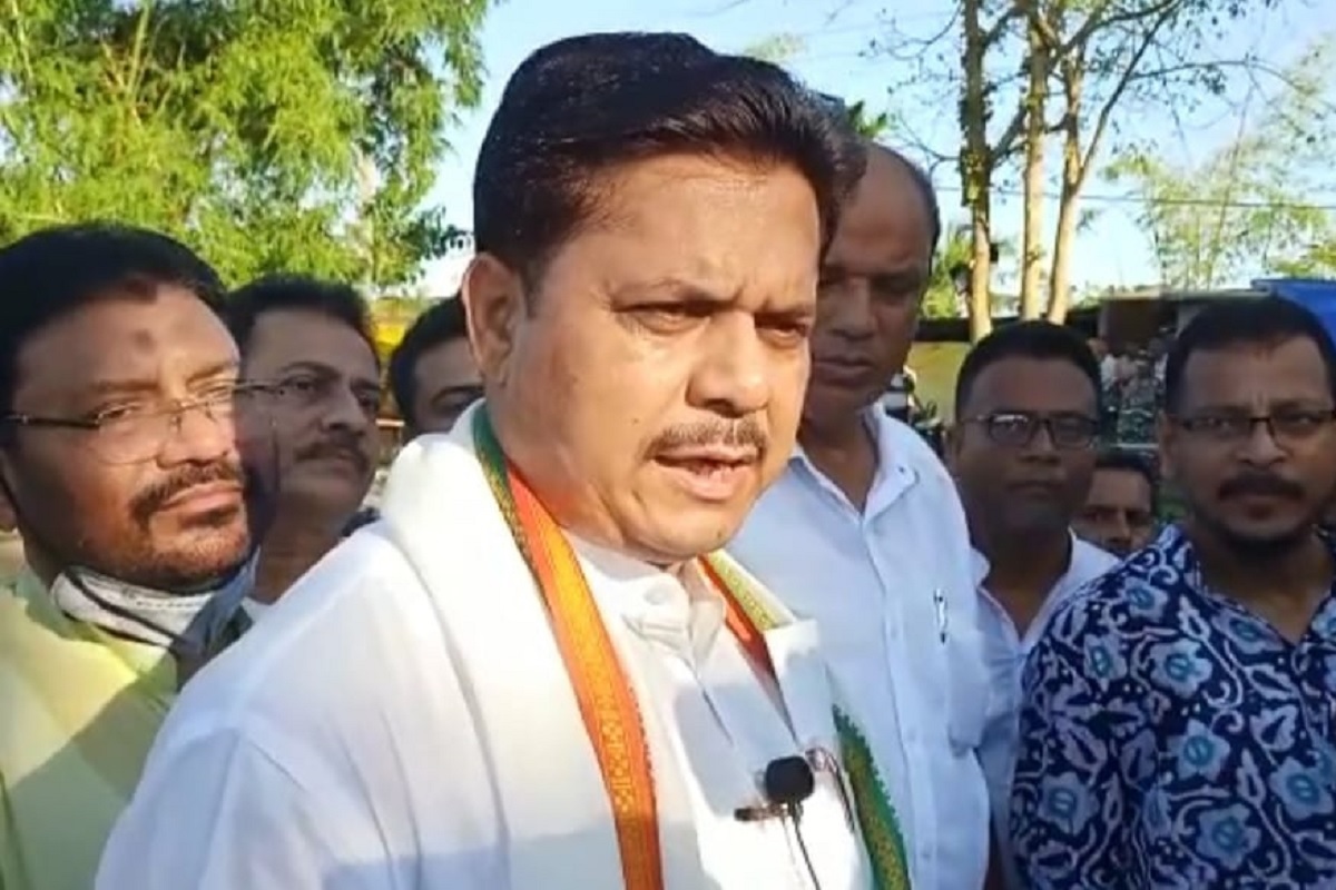 यहाँ कांग्रेस अध्यक्ष के बिगड़े बोल, कहा ‘महाभारत में भी हुआ था लव जिहाद’, CM बोले कोई रिपोर्ट लिखायेगा तो नहीं रोक पाउँगा गिरफ्तारी