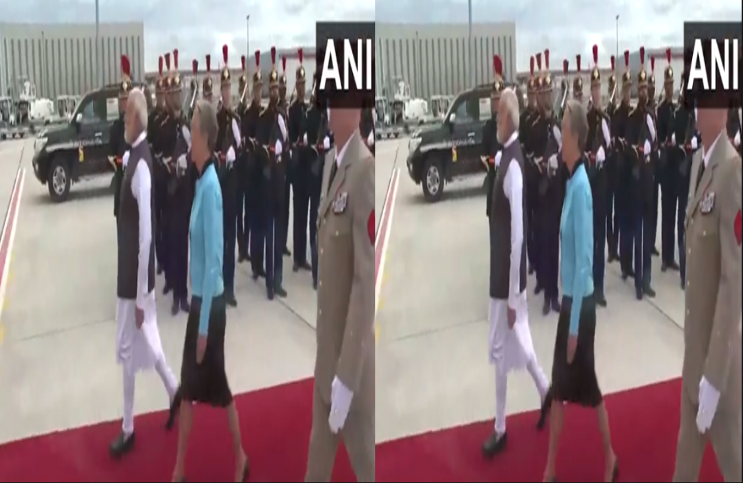 PM Modi France Visit : पेरिस पहुंचे PM मोदी, फ्रांस की प्रधानमंत्री एलिजाबेथ बोर्न ने किया जोरदार स्वागत, इन 10 प्वाइंट में समझिए पूरा कार्यक्रम