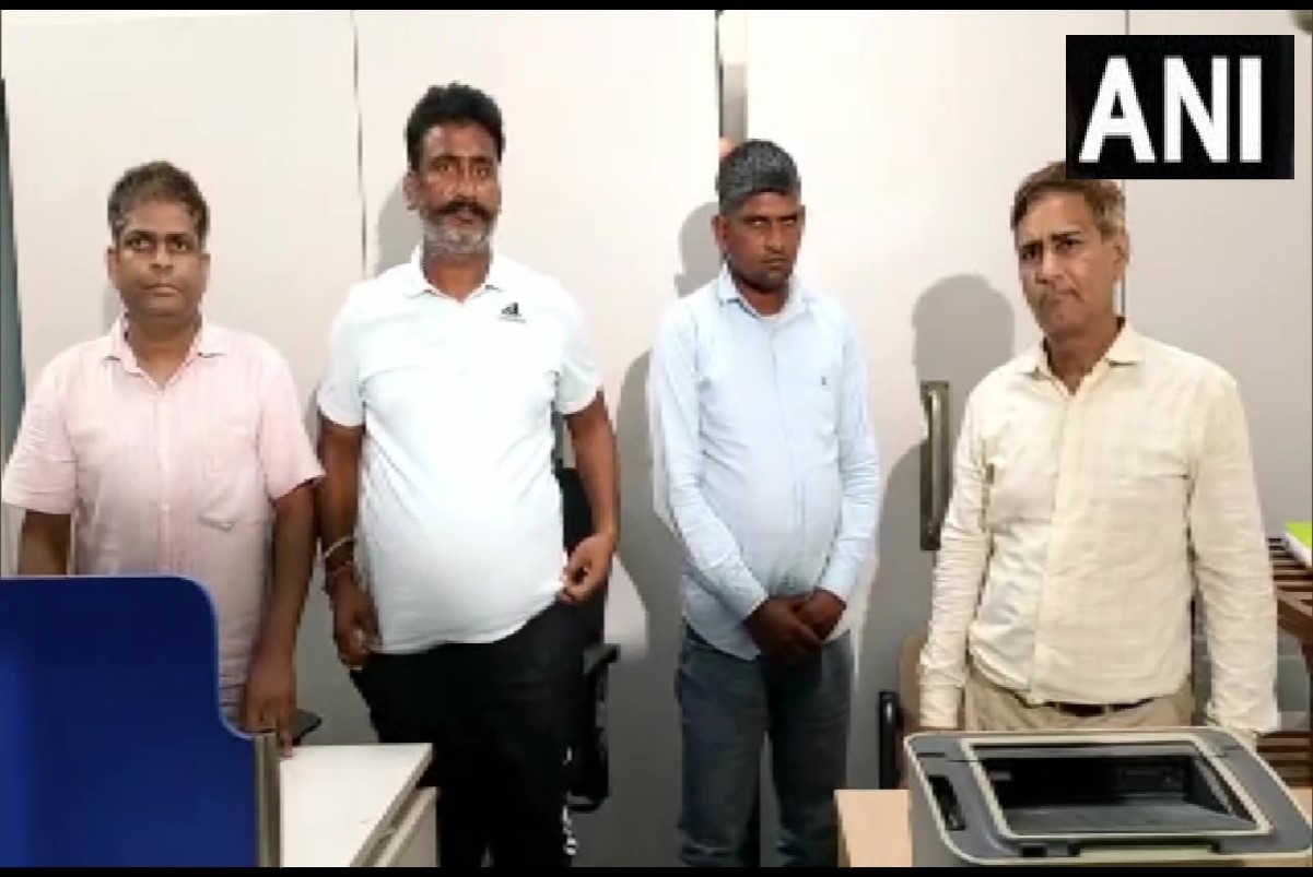 40 लाख रुपए लेकर PCS परीक्षा पास करवाते हैं दिग्गज कांग्रेस नेता! पैसे लेते पकड़ाए रंगे हाथों, पार्टी में है बड़ा कद