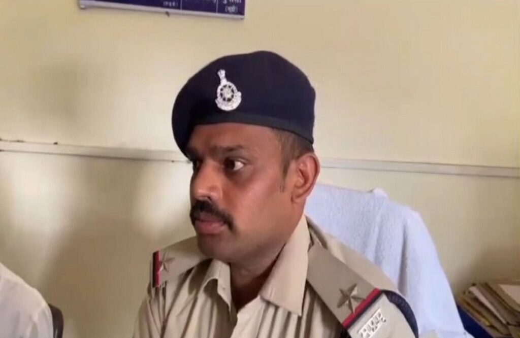 SP Satyendra Kumar Shukla suspended Mortakka outpost in-charge Akhilesh Mandloi